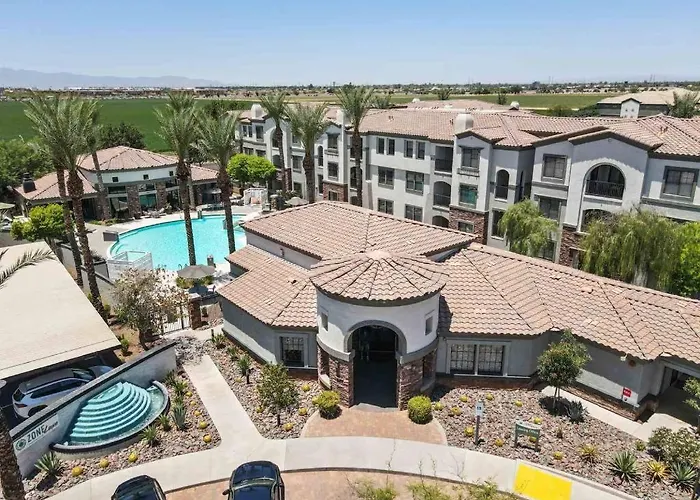 Boulevard Luxe Loft By Stadium Pool Parking Gym 04 * Glendale