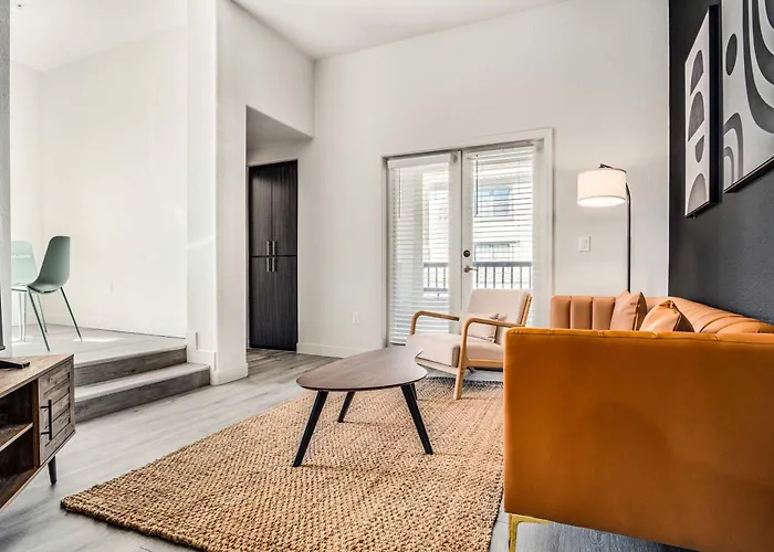 Boulevard Luxe Loft By Stadium Pool Parking Gym 04