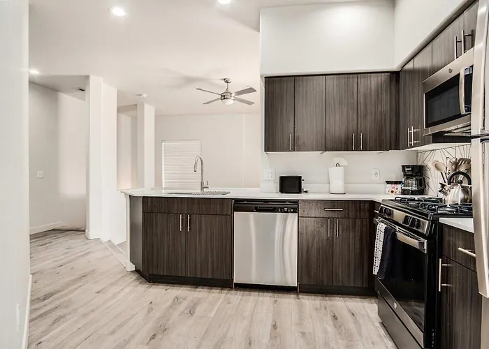 Apartment Boulevard Luxe Loft By Stadium Pool Parking Gym 04 *