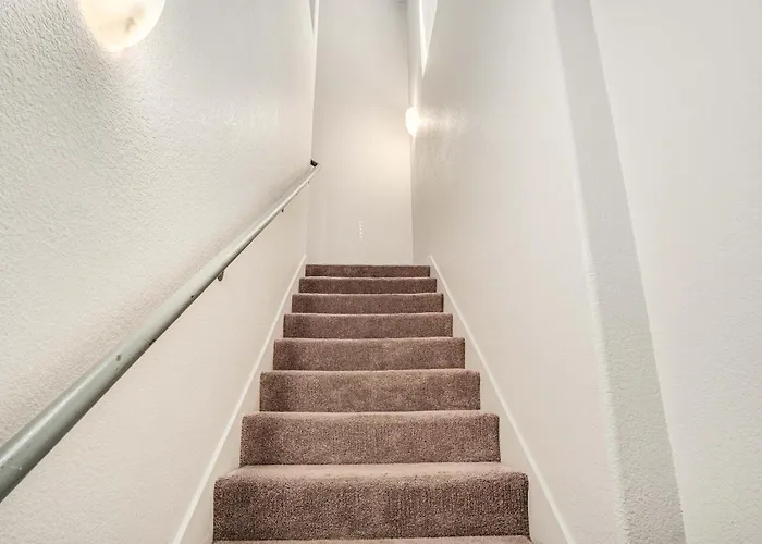 Boulevard Luxe Loft By Stadium Pool Parking Gym 04